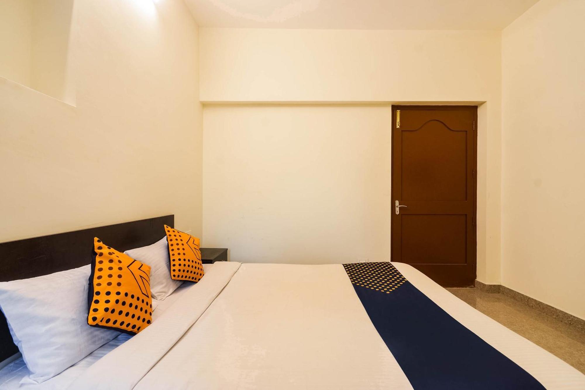 Spot On Star Residency Hotel Kojambuttúr Kültér fotó